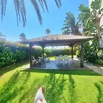 Beachfront 2 Bd & Private Garden