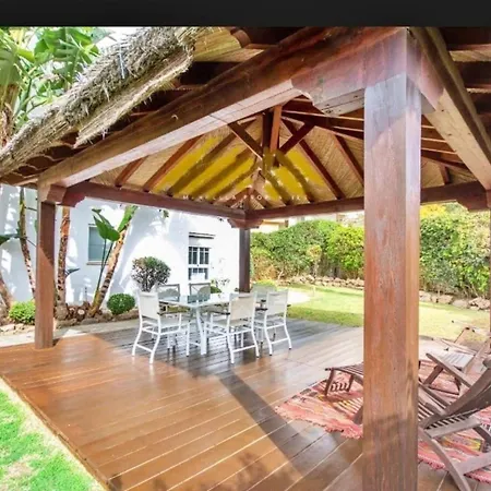 Beachfront 2 Bd & Private Garden * Marbella