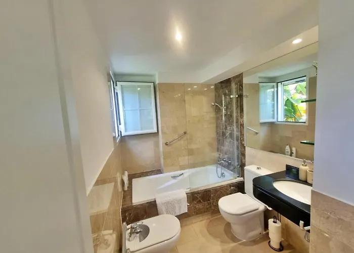 Lejlighed Beachfront 2 Bd & Private Garden *