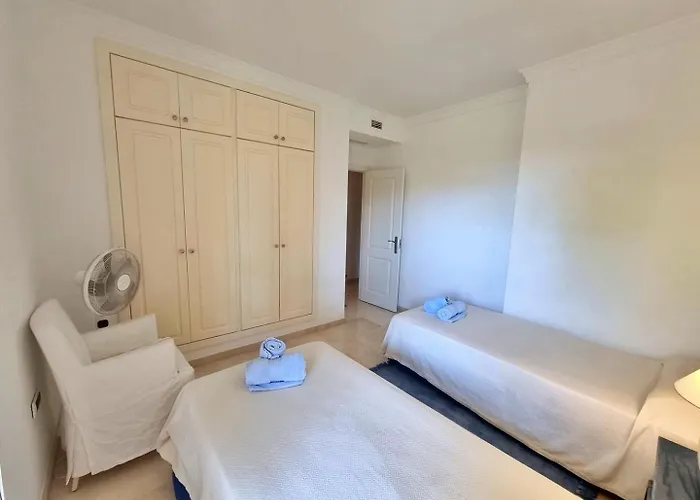 Lejlighed Beachfront 2 Bd & Private Garden *