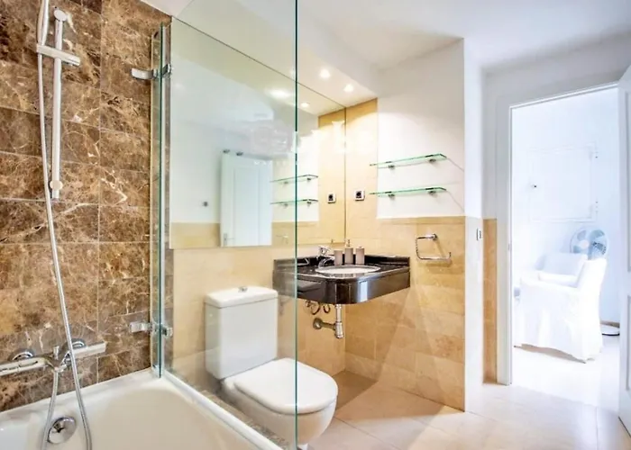 Beachfront 2 Bd & Private Garden Lejlighed Marbella