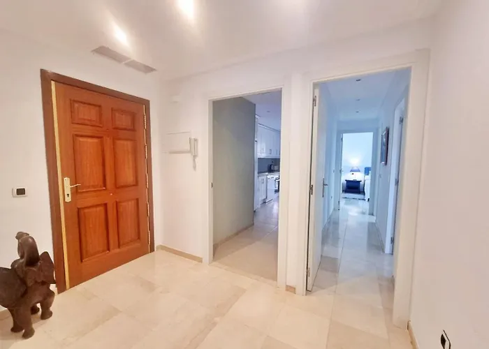 Lejlighed Beachfront 2 Bd & Private Garden Marbella