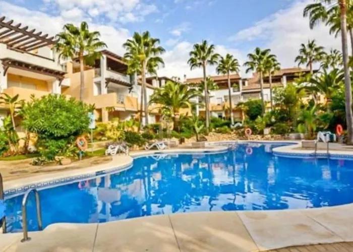 Beachfront 2 Bd & Private Garden Lejlighed Marbella