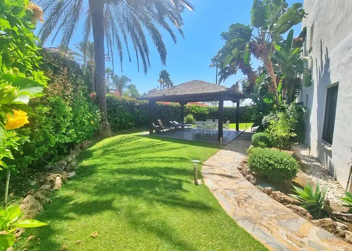 Lejlighed Beachfront 2 Bd & Private Garden Marbella