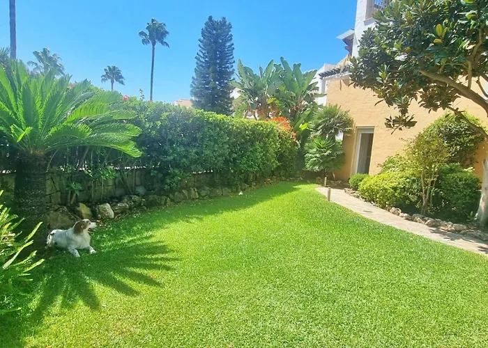 Beachfront 2 Bd & Private Garden Lejlighed Marbella